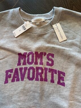 Favorite Daughter Mom’s Favorite Sweatshirt XL